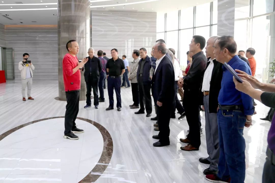 全市副地級以上、市直單位正縣級離退休干部代表在百宏光電開展“增添正能量、助力新跨越”參觀視察活動